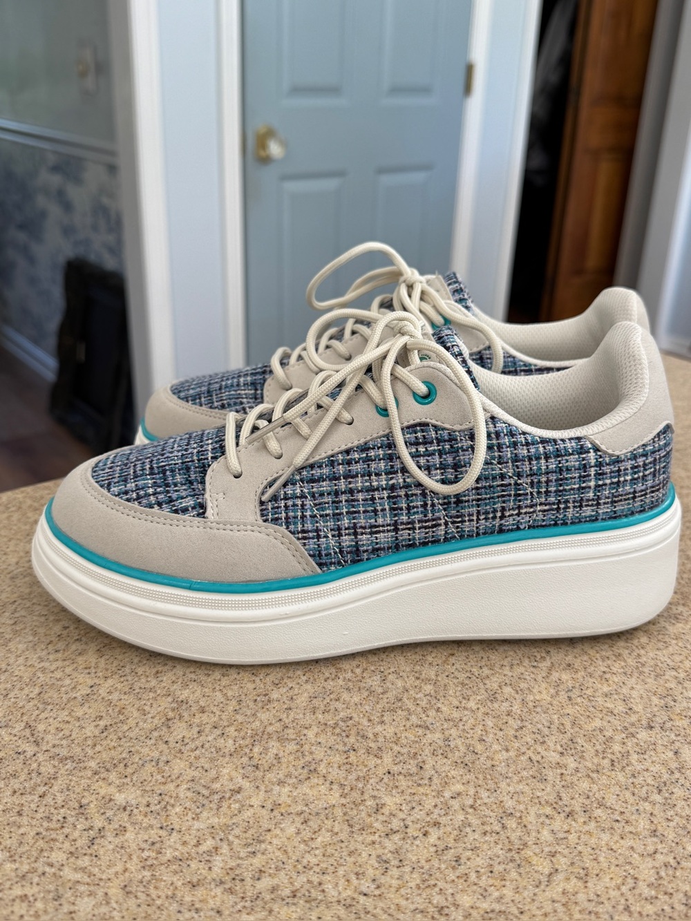 OrthoComfoot women's orthopedic platform walking sneakers blue tweed US 8.5 39